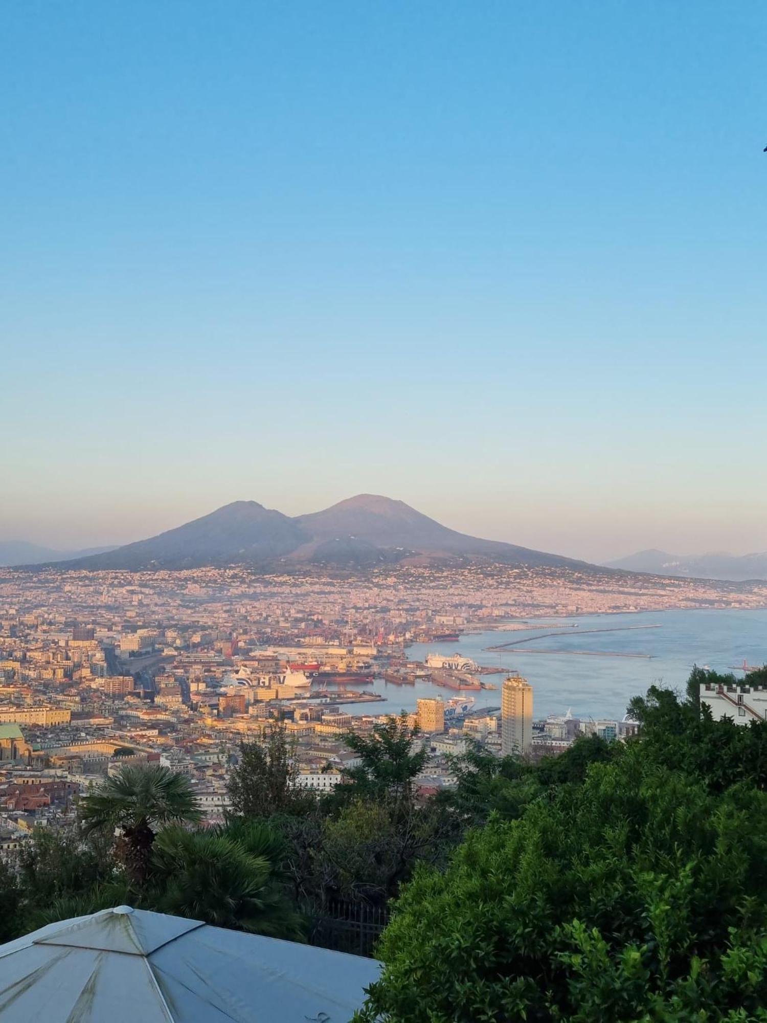 Niluna Naples Exterior photo